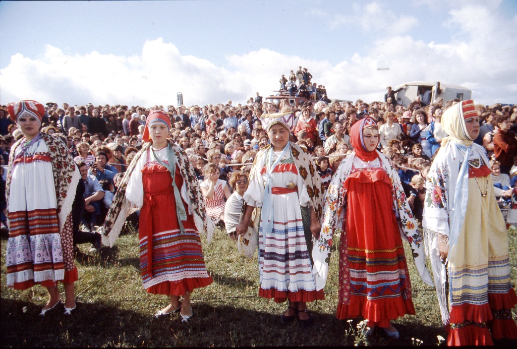 Народный ансамбль на горе Пикет в дни Шукшинских чтений