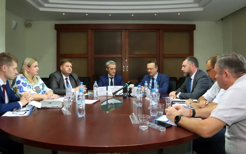 В Барнауле обсудили развитие коммунального хозяйства через концессии и инвестиции