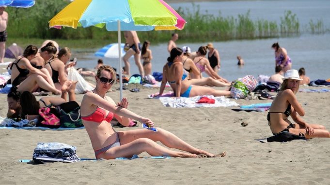Пять пляжей и девять бассейнов Барнаула открыли летний сезон