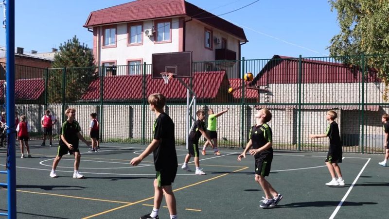 На школе №126 открыли спортплощадку для учеников и жителей района