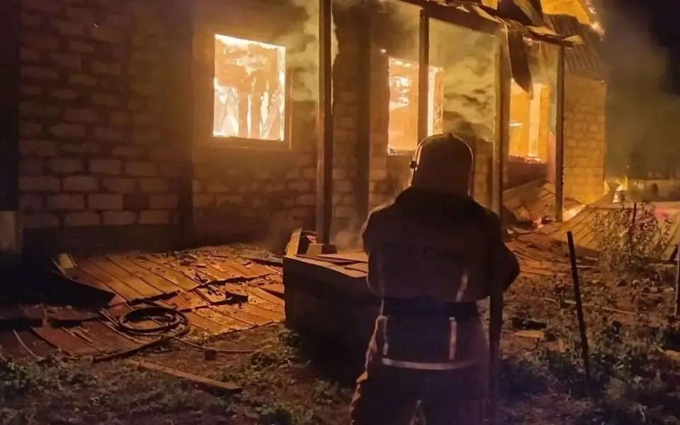 Многодетная семья в Красногорском районе потеряла дом в пожаре