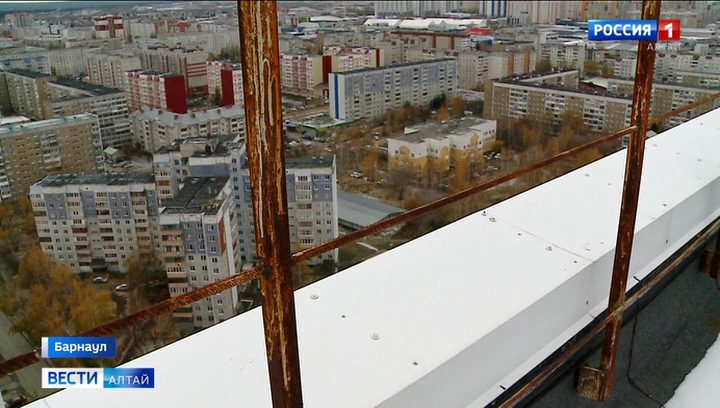 Барнаульские подростки проникают на крыши высоток ради эффектных селфи
