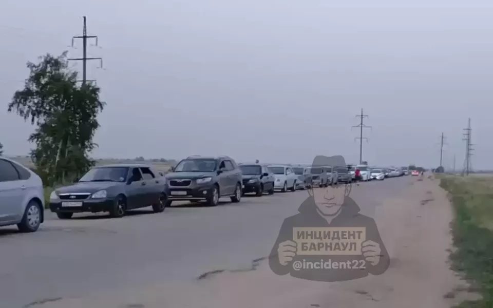Очереди на АЗС в Алтайском крае: видео из Славгорода иЯрового