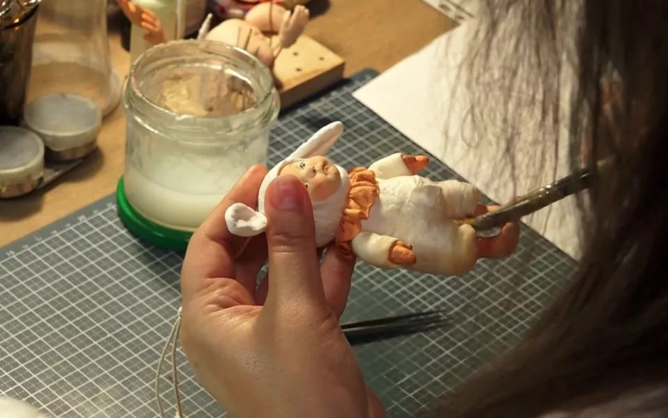 Спортивные карточки и куклы Barbie: что коллекционируют барнаульцы
