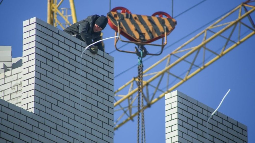 Зарплаты строителей в Алтайском крае выросли на 40% за год