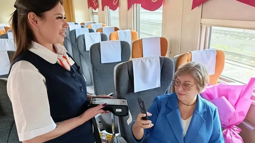Барнаульцы могут платить цифровым рублем за билеты на электричках