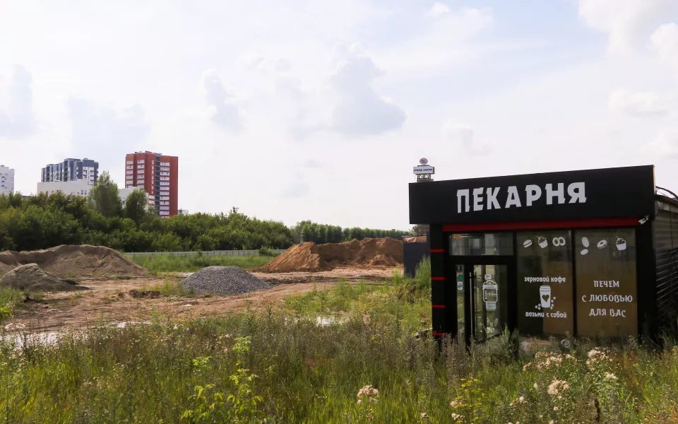 На краю Барнаула готовят площадку для нового жилого комплекса из трех 24-этажных башен