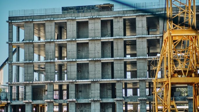 В центре Барнаула продолжают строить премиальный комплекс «Сахаров Парк»