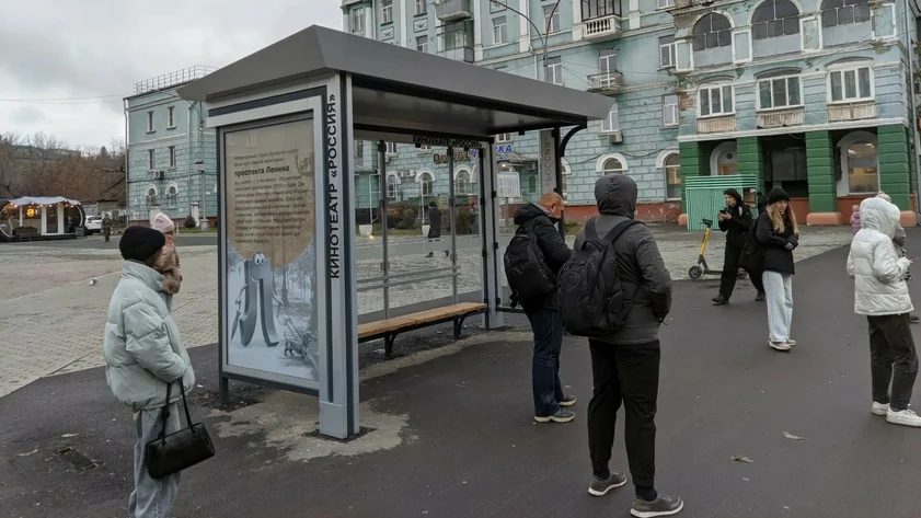 В Барнауле на новых остановках появились стенды с фактами из истории города