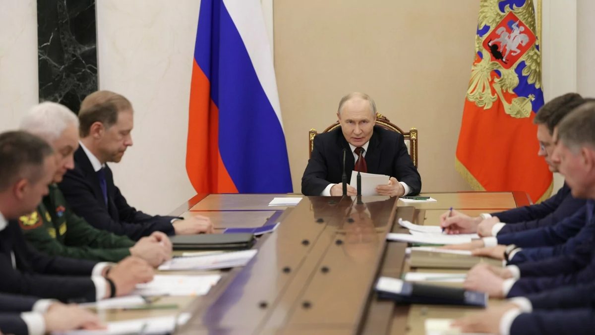 Путин приказал стабилизировать топливный рынок системными мерами