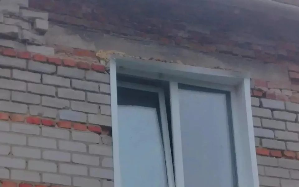 В Рубцовске ввели режим повышенной готовности в доме с разрушенной стеной