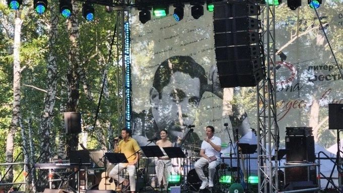 На Алтае завершился фестиваль Роберта Рождественского