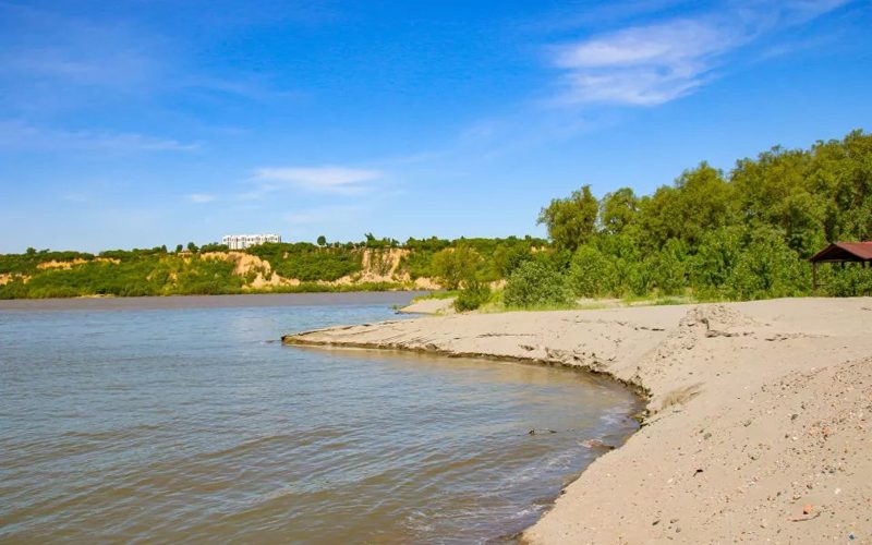 В Барнауле закрывают пляжи и бассейны из-за похолодания