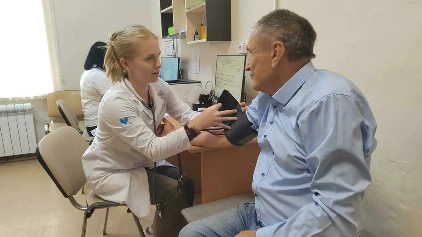 Как край держит молодых врачей: зарплаты, жилье и наставники
