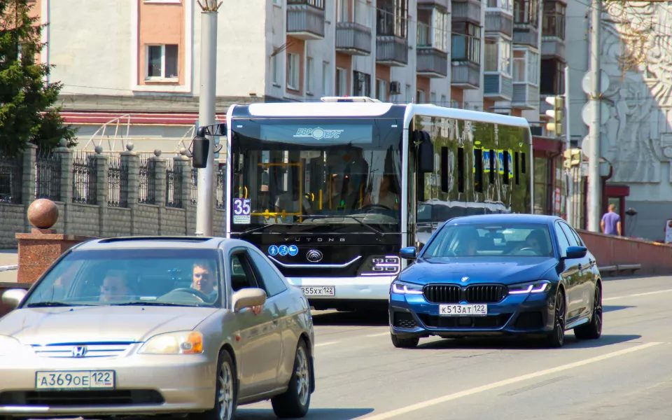 В Барнауле с декабря 2026 года запустят виртуальные транспортные карты