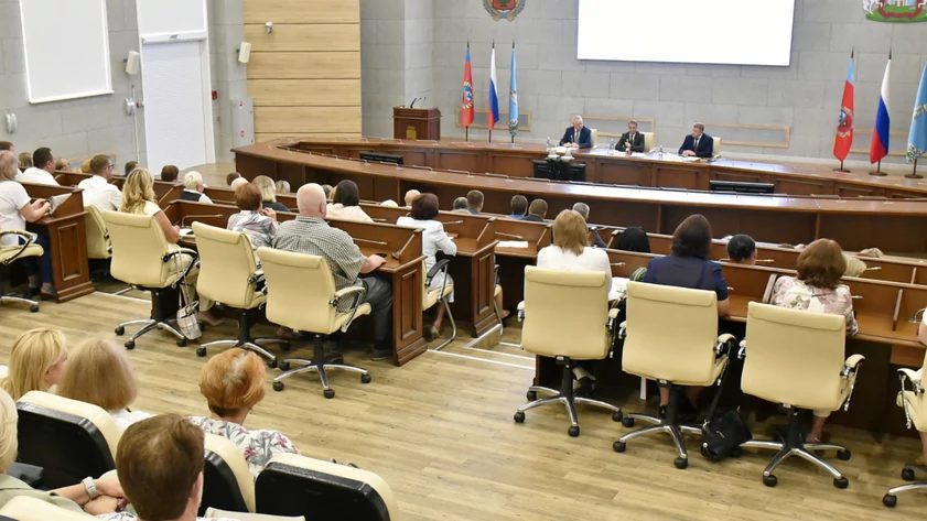 Барнаул потратил 400 млн рублей на подготовку школ к новому учебному году