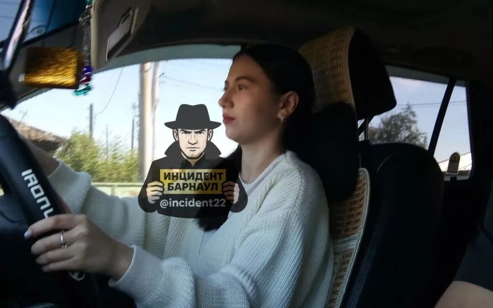 Родные ищут 21-летнюю девушку, пропавшую по пути из Камня-на-Оби