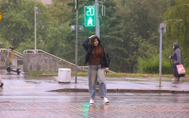 Дожди, грозы и град: похолодание в крае продолжается
