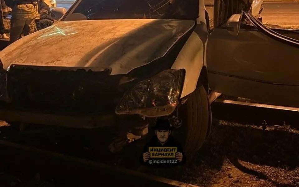 Две жертвы ночной аварии на проспекте Строителей в Барнауле