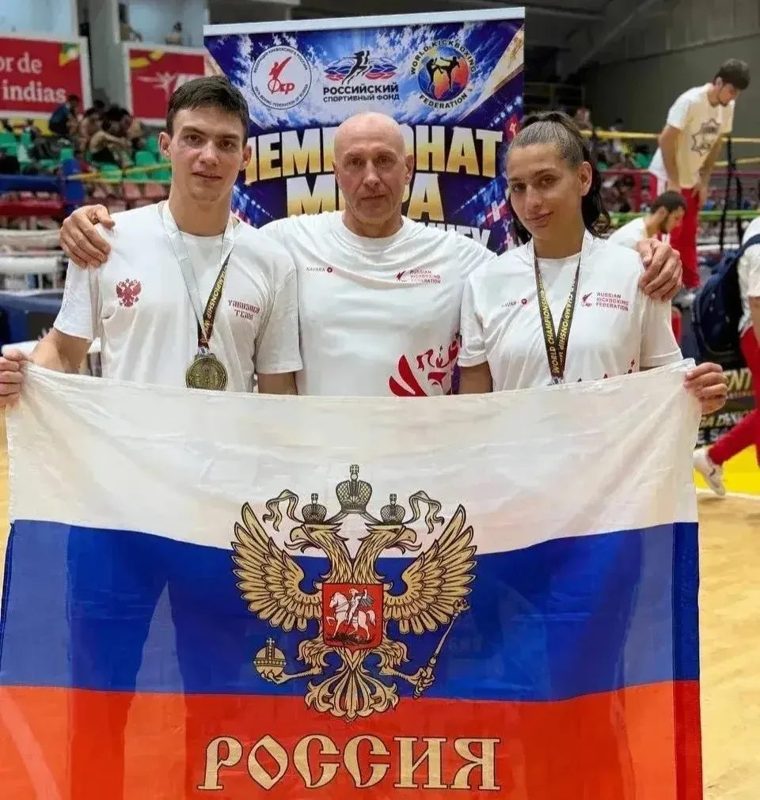 Барнаульцы впервые стали чемпионами мира по кикбоксингу