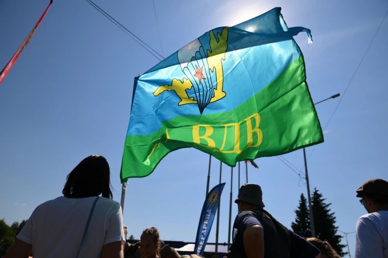 День ВДВ в Барнауле: панихиды, возложение цветов и митинг 2 августа