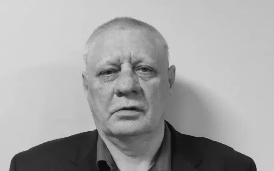 В Барнауле ушел из жизни баскетбольный тренер Михаил Фролов