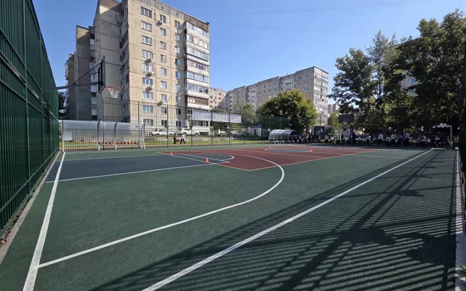 Волейбольно-баскетбольные площадки открыли в лицее №3 и гимназии №123