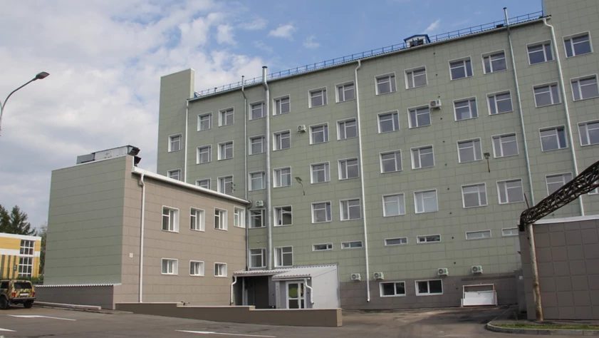 Поликлиника на ул. Матросова в Барнауле готовится к открытию в сентябре