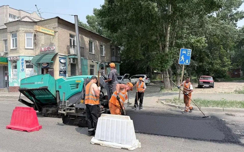 Барнаул активно ремонтирует дороги: какие улицы в работе до конца июня