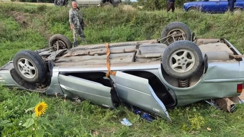 Спасатели помогли женщине и внучке после ДТП в Мамонтовском районе