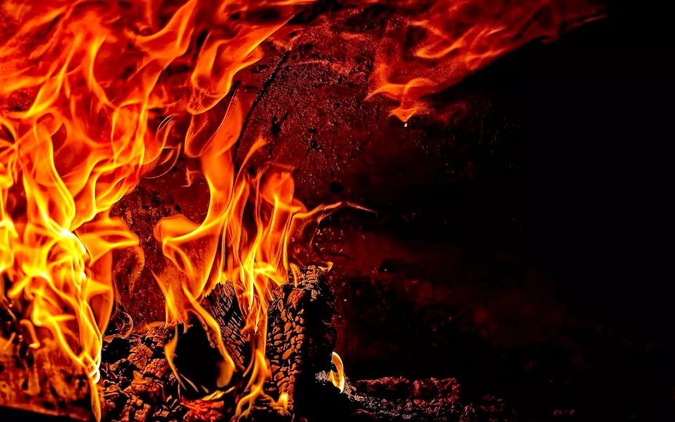 Пожилая женщина погибла при пожаре в Новоалтайске