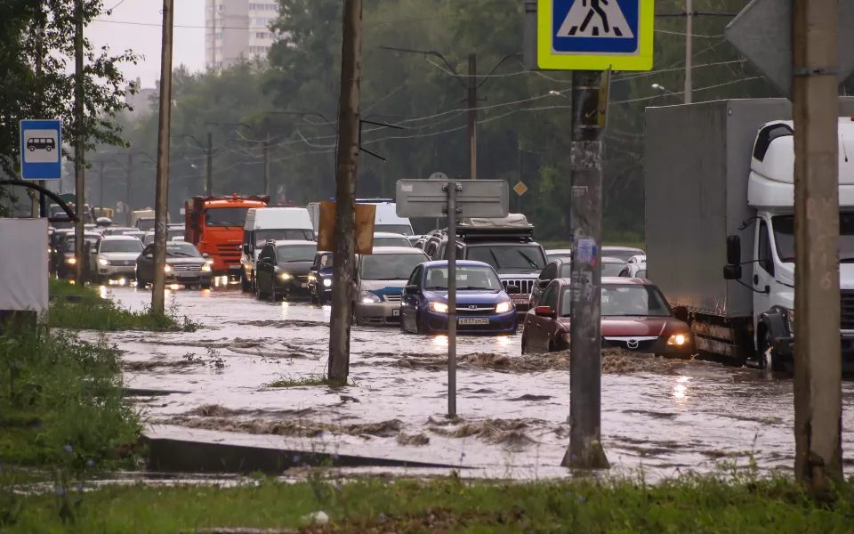 В выходные Алтайский край накроют дожди и грозы со шквалами до 22 м/с