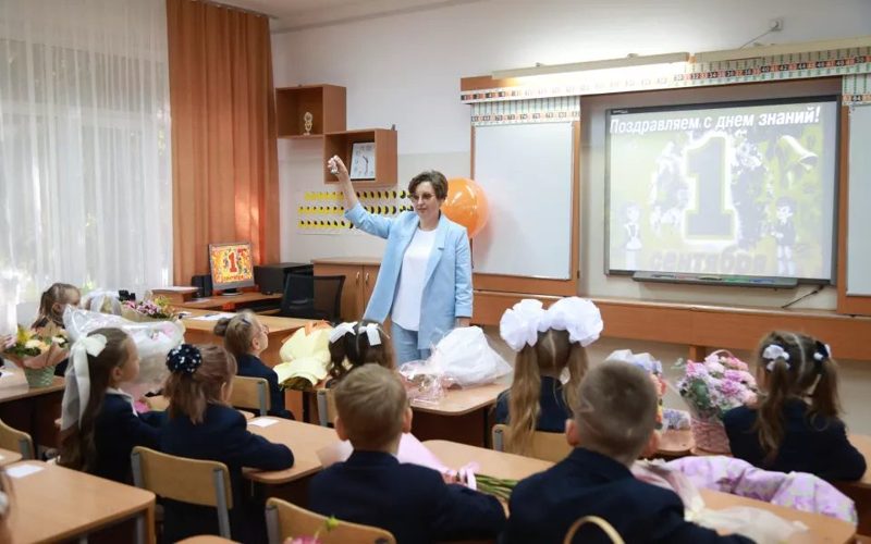 Голосование за любимого учителя: 33 педагога Алтайского края в онлайн-конкурсе