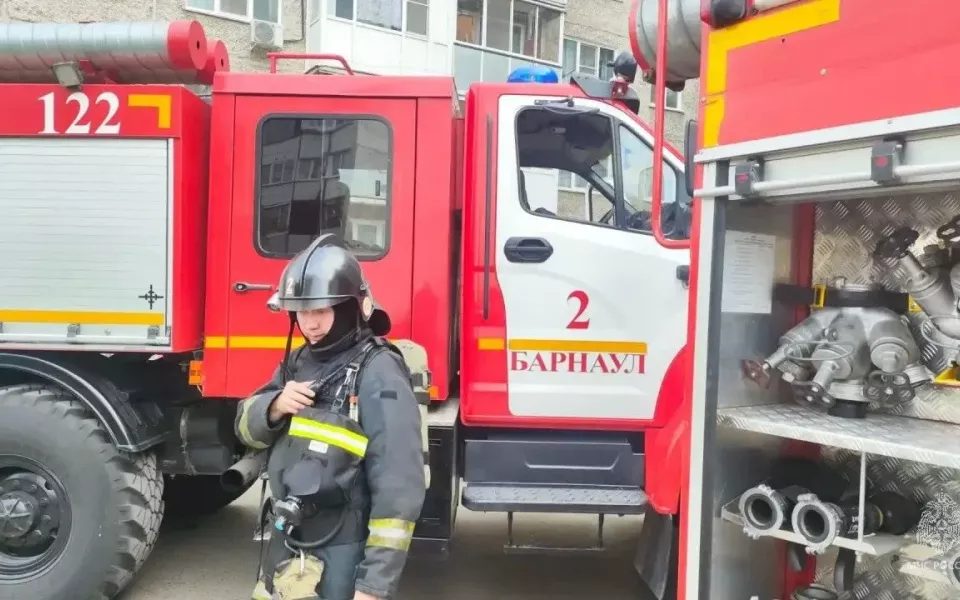 Пожар на кухне в многоэтажке на улице Антона Петрова: эвакуировано семеро жителей