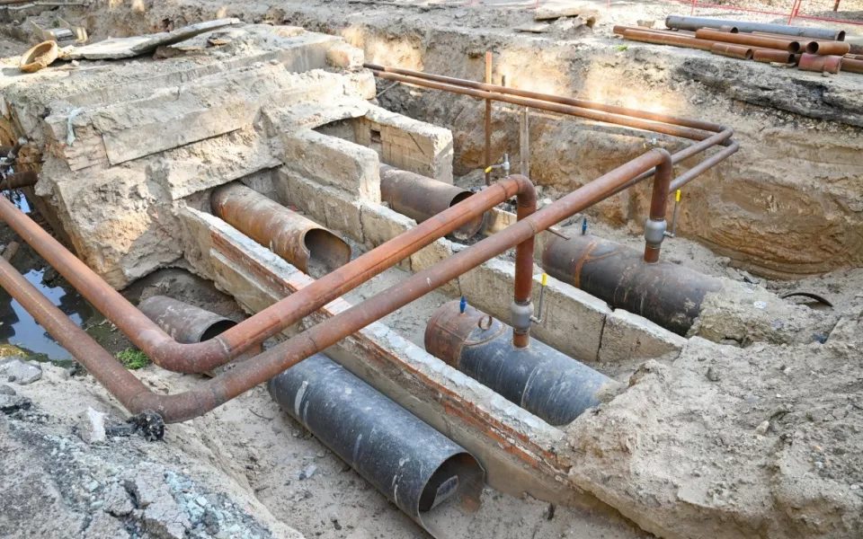 Реконструкция теплосети на улице Деповской завершится до конца августа