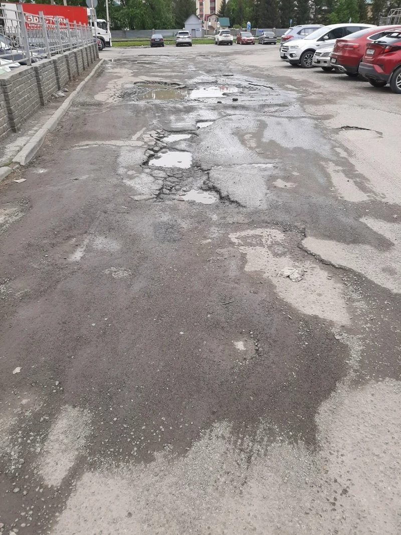 На Змеиногорском тракте завершили ремонт дороги к «барнаульской Рублевке»