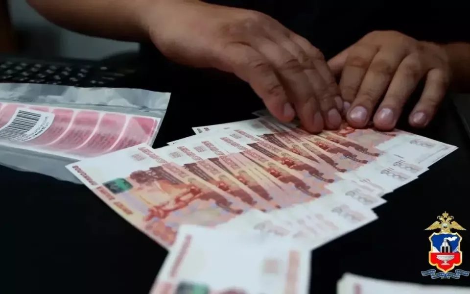 Сотрудница салона связи осуждена за займы на клиентов