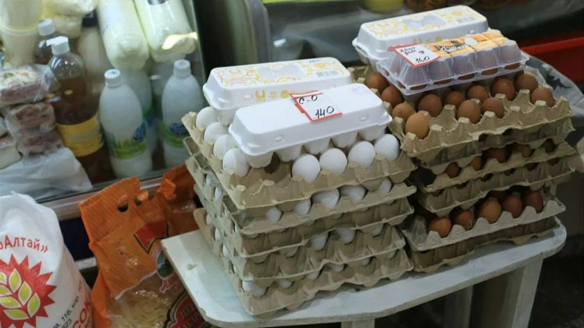 В Алтайском крае третий месяц подряд дешевеют продукты питания