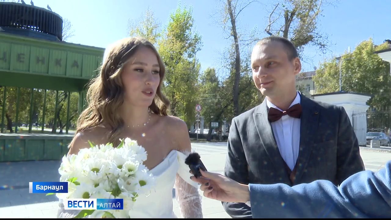 День учителя: барнаульцы поздравляют педагогов