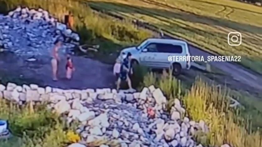 Женщина издевалась над животными много лет: видео с новой жертвой опубликовали в соцсетях