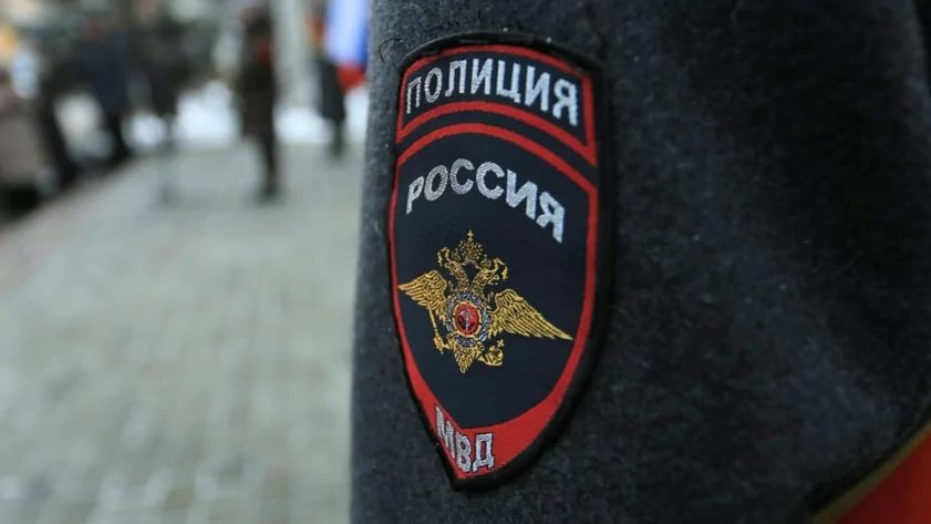 В Барнауле пьяный мужчина угнал автомобиль и уехал в Кемеровскую область
