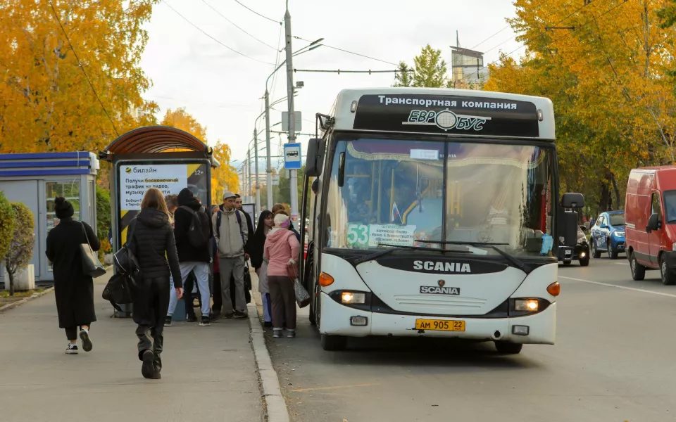 В Барнауле ищут перевозчиков на восемь автобусных маршрутов