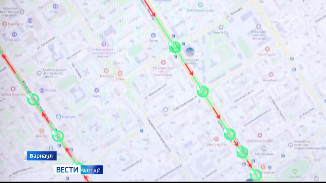 В Барнауле продолжают ставить умные светофоры на загруженных улицах