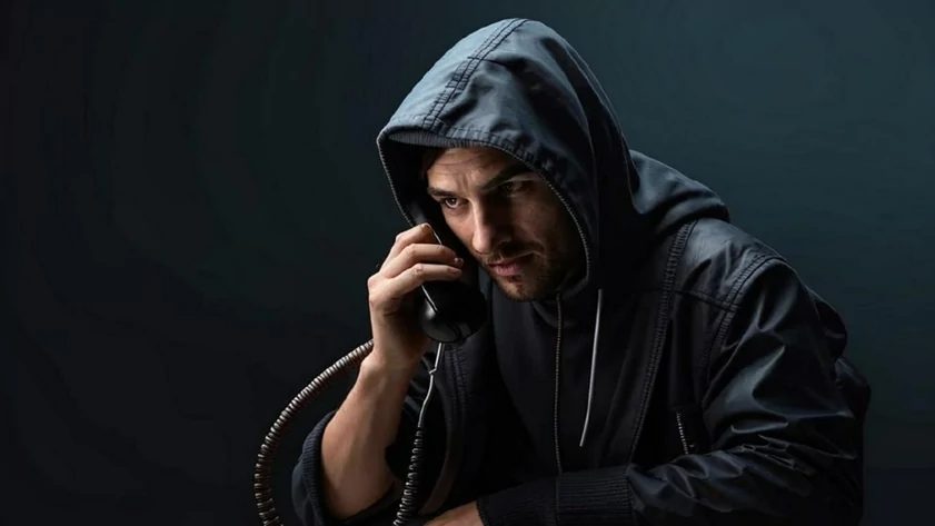 В Бийске мошенники выманили 7 млн рублей у пенсионерки под видом награды для погибшего сына